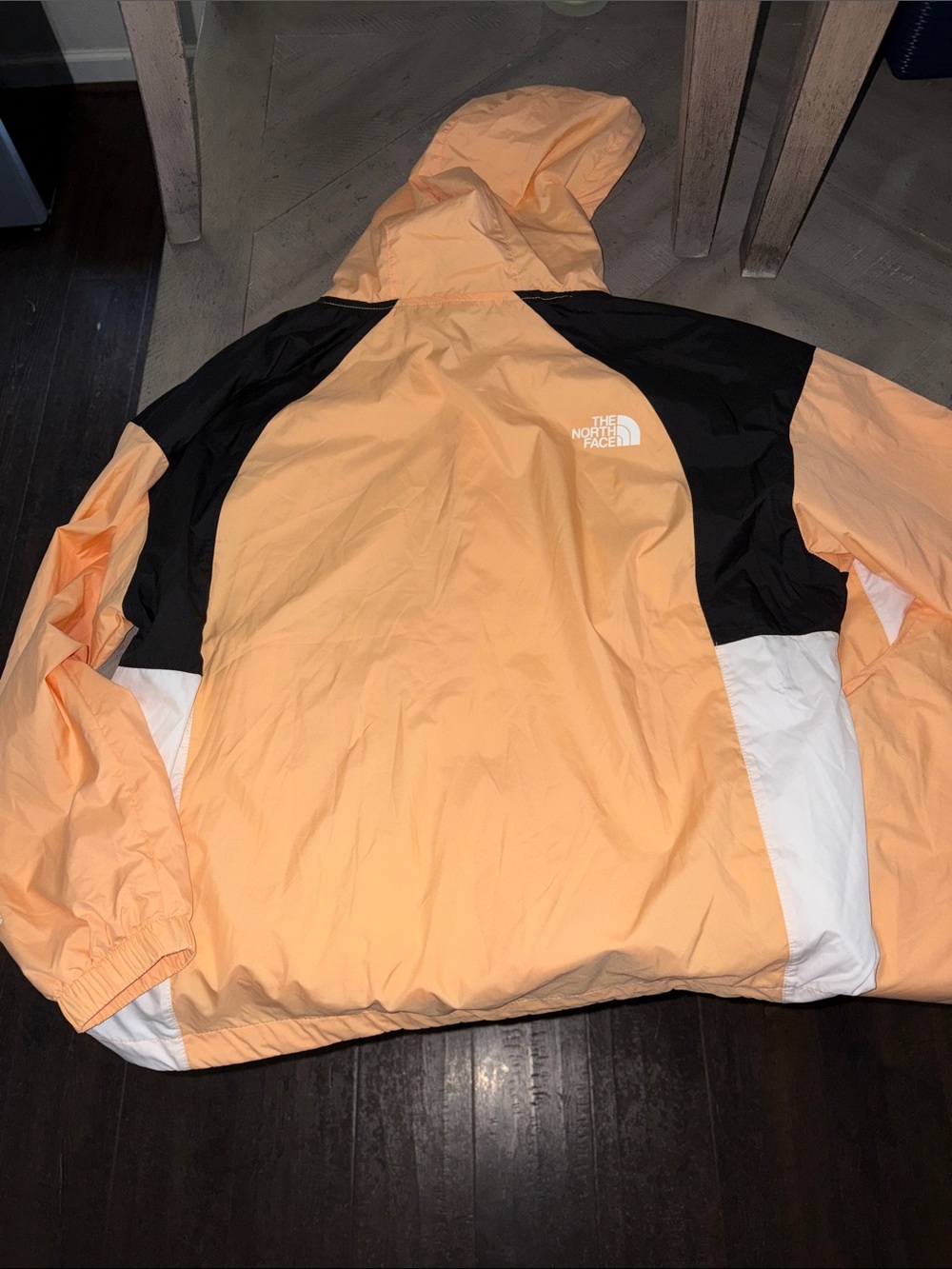 The North Face Womens Peach, Black & White Windbreaker Jacket and Joggers Set - Picture 6 of 14
